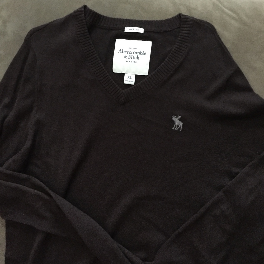 Cashmere V-neck sweater